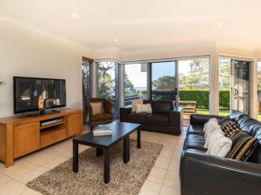 Dutchies Vista, 1 45 Christmas Bush Ave - Ground floor duplex with stunning water views and close to the beach